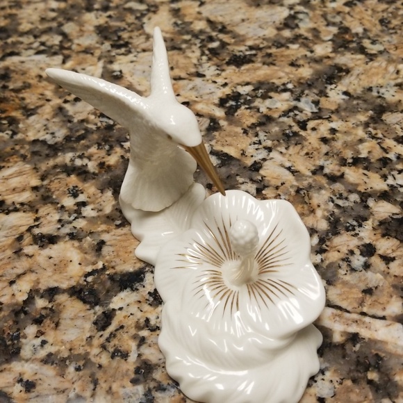 Lenox Other - Lenox hummingbird feeding on flower EUC